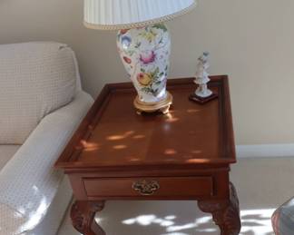 Second  floral matching  lamp.  Hekman lamp table.  it  is 24"  x  27".  Lamp  is  sold