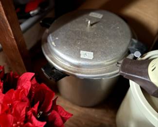 Ice cream freezer & large pot