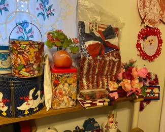 Miscellaneous cans, decor in bedroom