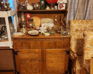 Full picture of storage cabinet with shelves