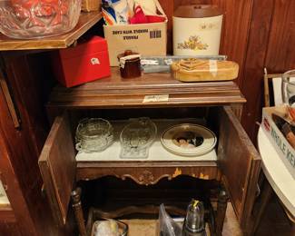 Kitchen - paper goods, canister set, miscellaneous 