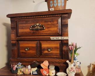 Night stand & collectibles