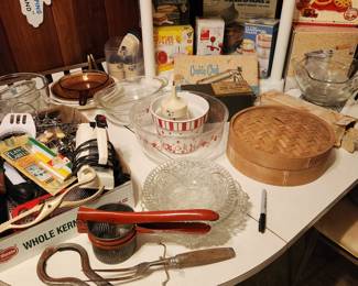 Kitchen - more vintage items in original boxes/containers, rattan holder, glass mixing bowls! 
