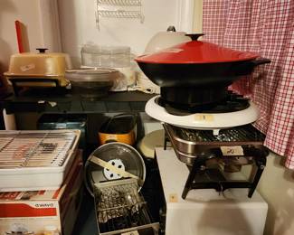 Kitchen - electric skillet, Wok, and still boxed items 