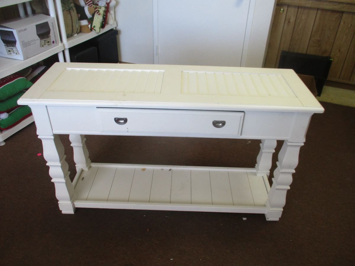 WHITE SOFA TABLE