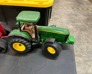 John Deere 8520 Farm Tractor - Metal - Toy
