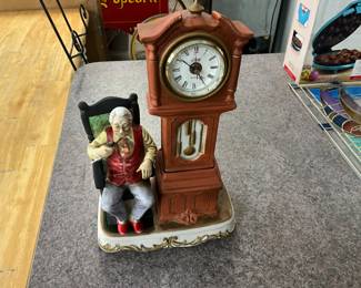 Waco Melody in Motion Willie "Grandfather's Clock" - Battery Operated