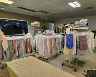 table linens (table cloths, napkins) - all laundered or new