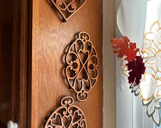 The Pampered Chef set of 6 Cast-Iron Copper-Clad Heat Trivets