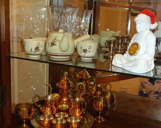 Tea set, sake set, president elect sitting.