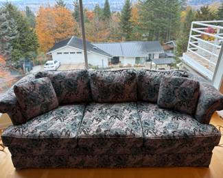 Drexel Heritage Sofa. Dimensions: L 86in | D 30.1/8in | H 28in