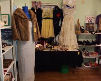 Items Located In The 2nd Bedroom (Master)