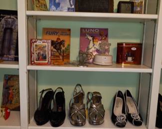 Items Located In The 2nd Bedroom (Master)