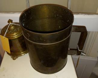 Items Located In The Dining Room