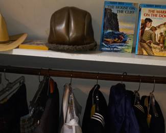 Items Located In The 2nd Bedroom (Master)