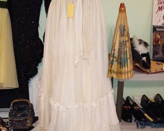 Items Located In The 2nd Bedroom (Master)