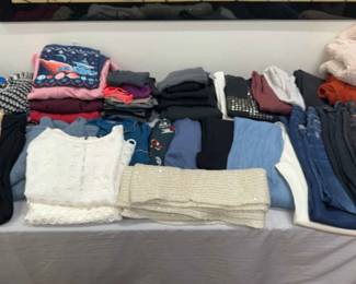 Huge Womens Lot Of Clothing
