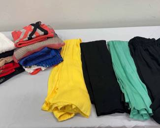 Womens Dresses  Skirts Size Small 