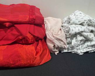 Bedding Lot 