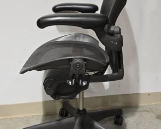Black Office Chair With Arms