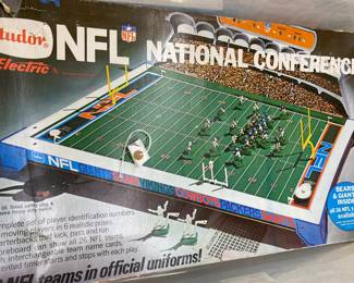 Vintage Tudor NFL National Conference Chicago Bears vs NY Giants ( maybe they can win in the pretend world!)  With Extra Team's!! And Box!!