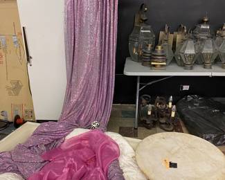 Bathtub, Upright Freezer