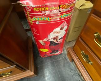 Santa Playing Violin/Box