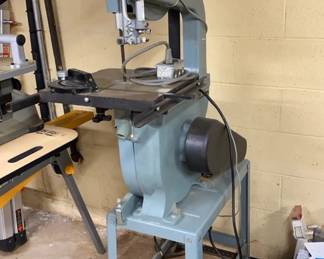 005 Delta Bandsaw