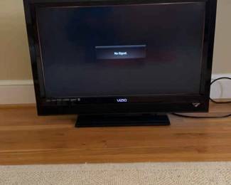 Vizio 32 TV with Remote