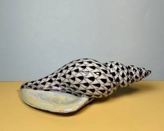 001 Sea Snail VHNM Herend Hvngary Hand Painted