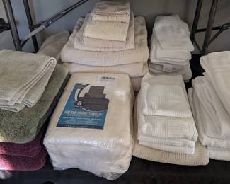 Assorted Linens 