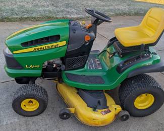 John Deere LA145 Riding Mower: 48”, 22HP (runs)