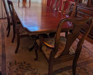 American Drew Dining Table w/ 6 Chairs