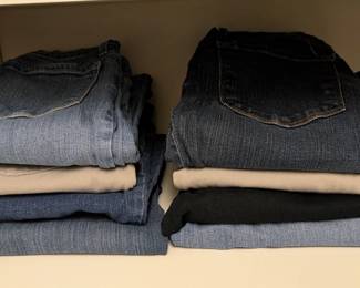 Assorted Women’s Clothing 