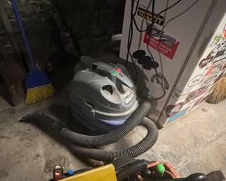 Wet/Dry vacuum $25