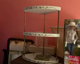 Vintage corner shelf $12