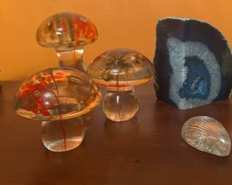 Mushroom sold, Agate $15