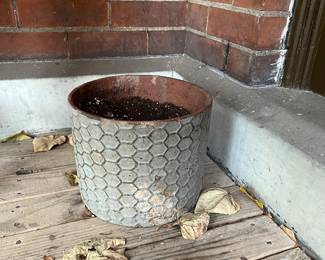 Planter pot, $8