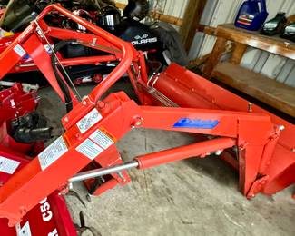 Simplicity FL500 Front End Loader Attachment…goes with the Tractor!