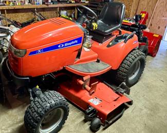 Simplicity Legacy XL 4x4 Tractor