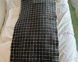 Enzo Mantovani 100% Cashmere Scarf
