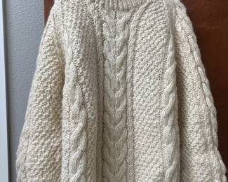 Ganesh Himal 100% Wool Hand Knitted Nepal Cream Sweater - Size Large