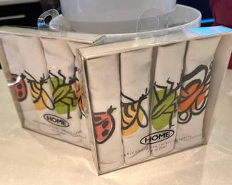 Home Embroidered Cocktail Napkins with Insect Design – 2 Packs of 4 Napkins