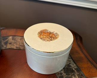 Deer Container with lid