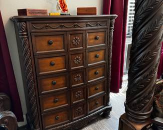 Chest of drawers