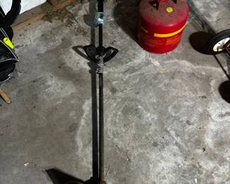 Battery operated weed eater 