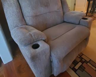 Extra wide, extra comfy recliner