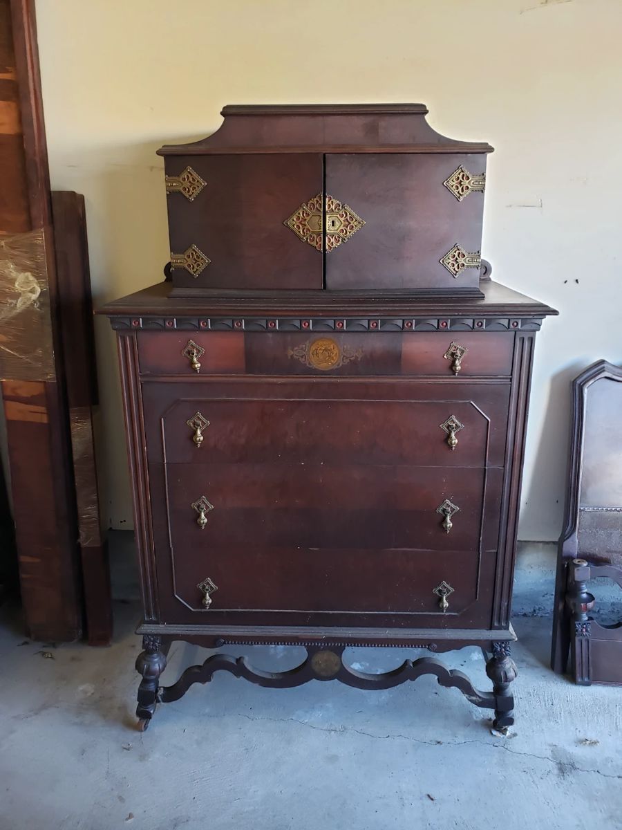 ANTIQUE BEDROOM SUITE, CHEST OF DRAWERS