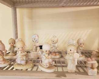 PRECIOUS MOMENTS FIGURINES