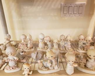 PRECIOUS MOMENTS FIGURINES